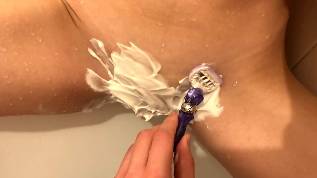 Shave My Pussy, Bath, 18