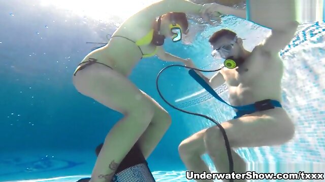 Underwatershow