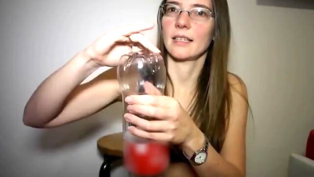 German girl shows her taking 2 liter bottle into vagina