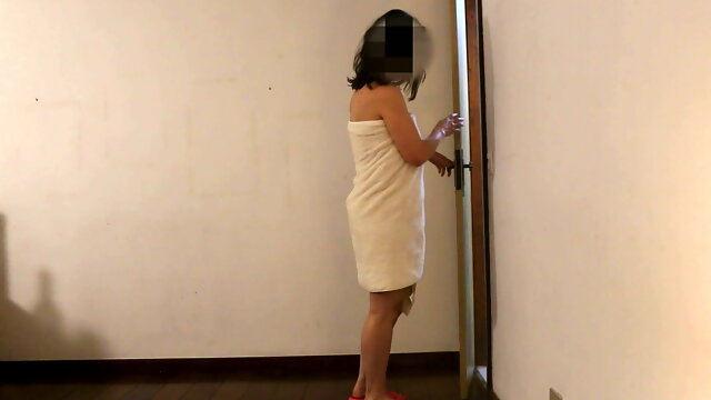 On Her Knees, Delivery Wife, Married Wife, Towel Drop, Delivery At Home, Brazil