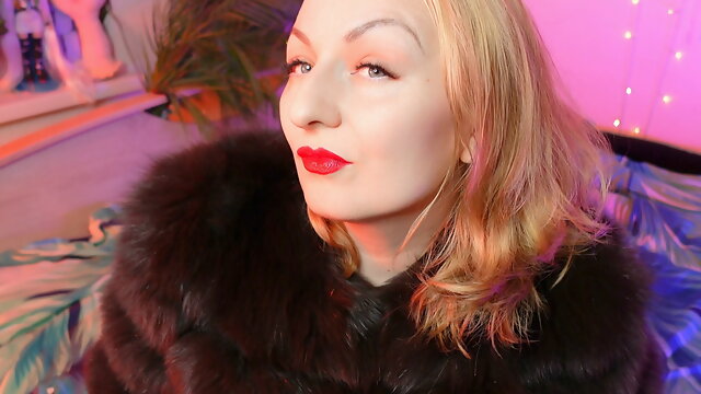 Fur Mistress, Lipstick Milf