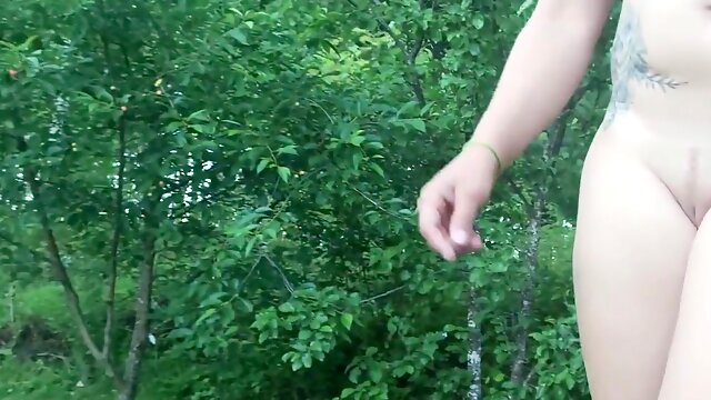 Public Outdoor Squirt Ends In Cumshot On Shaved Pussy