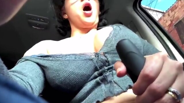 Big boobs and pussy flashing in the car 3