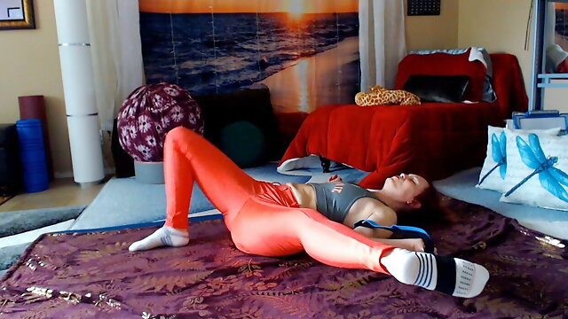 Hip flexibility Join my faphouse for more yoga, behind the scenes, nude yoga and spicy stuff