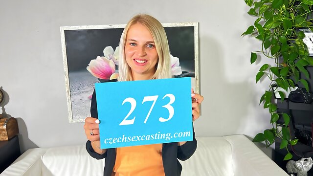 Czech sexy blonde loves swingers party