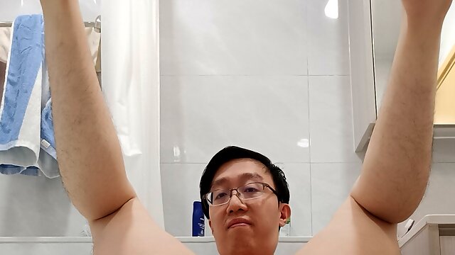 Asian twink dboy123 fingers his ass and cum