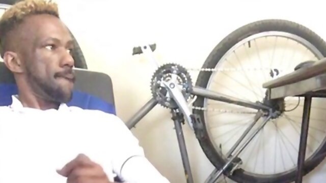 Rockthesox presents: Busting a balls in my Puma Socks