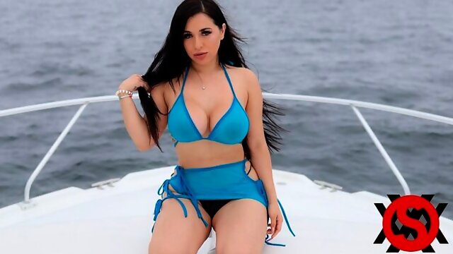 BUSTY ON THE HIGH SEAS . MICHELLE ALDRETE