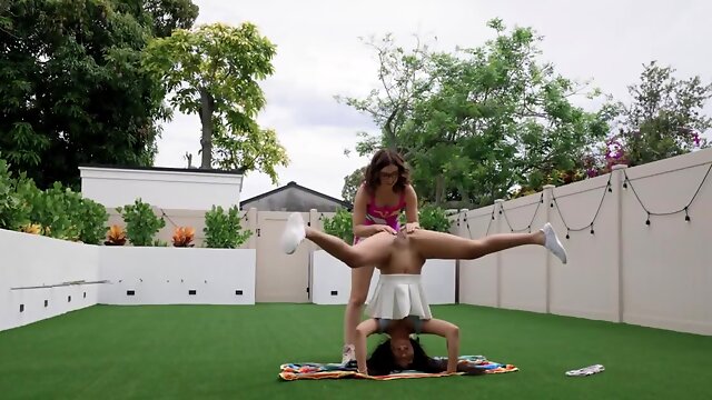 Leana Lovings Lesbians