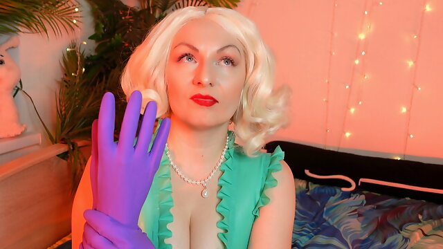 Purple ASMR gloves VIDEO free fetish clip - blonde Arya and her amazing household latex gloves