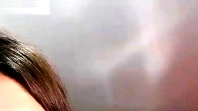 Cute And Beautiful Young Woman With Curves Flesh