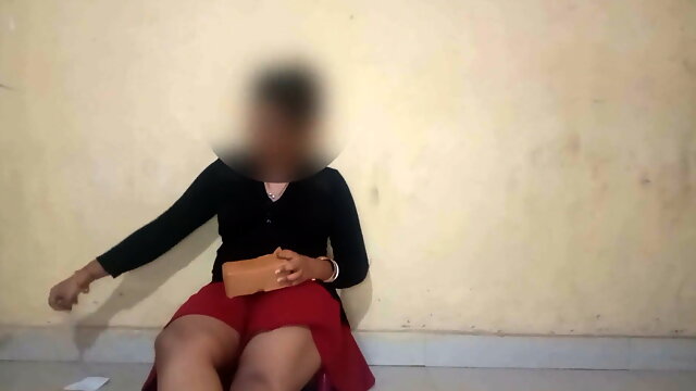 Indian stepdaughter got caught by stepdad while opening the gift 