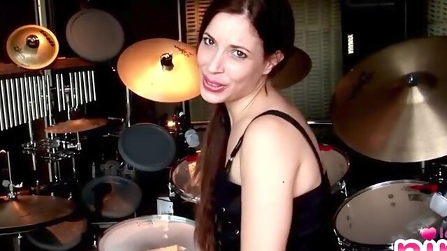 Drum lesbian Nina shows off her perfect body