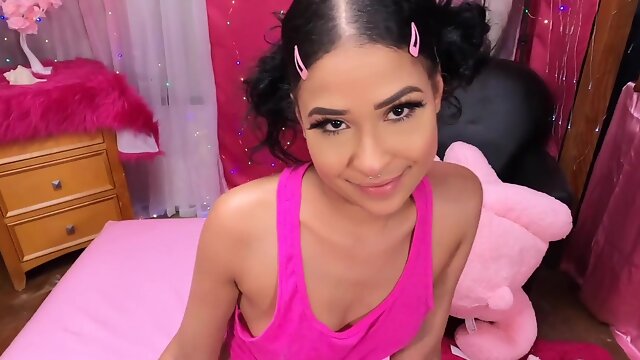 Gorgeous Ryder Rey having fun while sucking a dick in POV