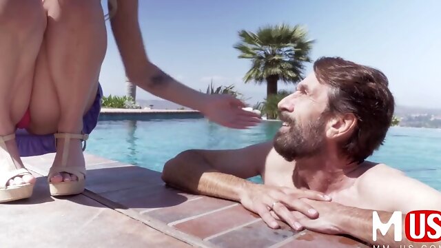 Moglie Davanti A Marito