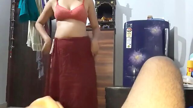 Sari Aunty