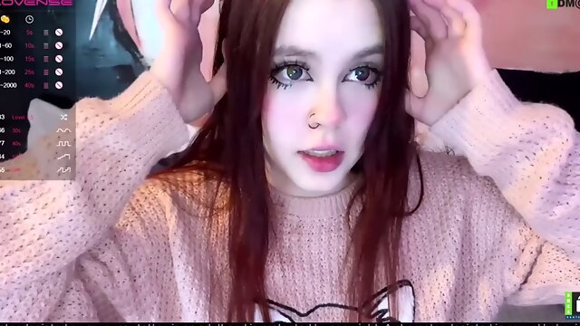 Brunette amateur teen webcam exposed