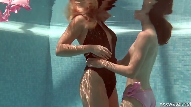 Lesbian Underwater