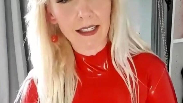 Amazing blonde german webcam milf high heel masturbation