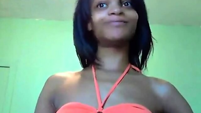 Mixed girl shows her body on cam