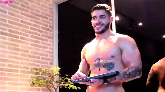Jock gay muscle hunk jerking off