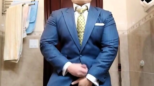 Str8 daddy jerking off in suit