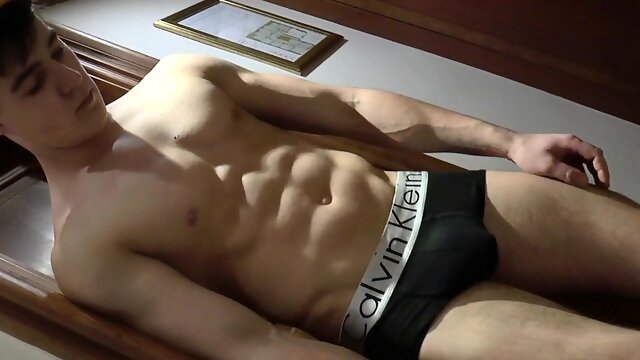 Muscle Worship in Prague - Kent Mills