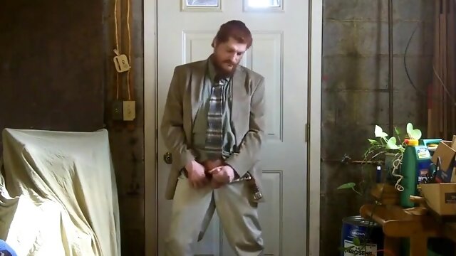 Str8 Israeli daddy jerk off in suit