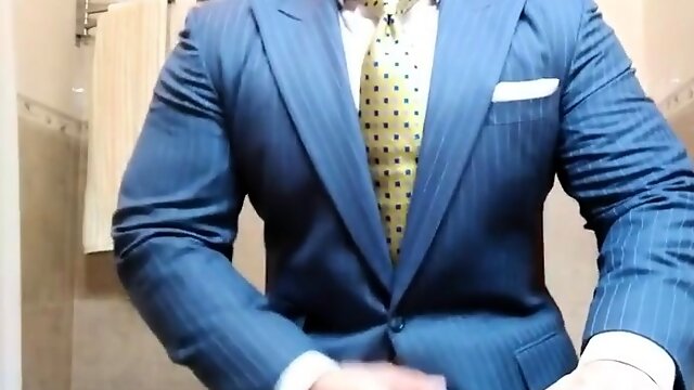 Str8 daddy jerking off in suit