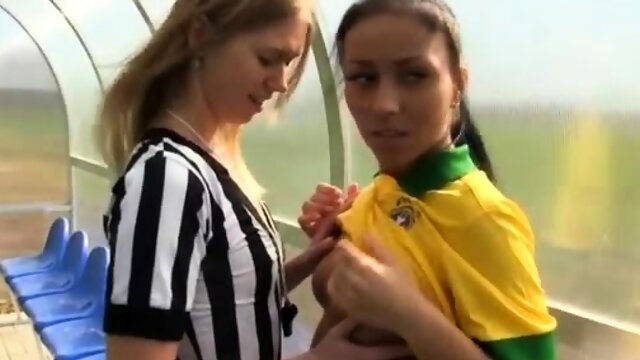 Brazilian Lesbian Kissing