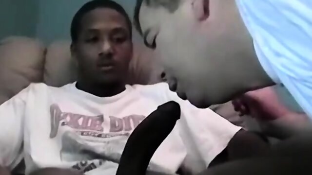 Huge fat cock amateur gay Sucking Off Black Boys!