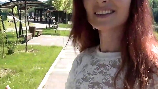 She walking naked in public park. Bottomless flashing