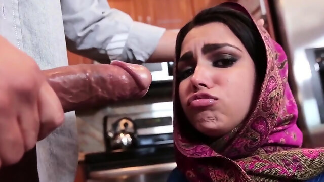 Arabic teen gets creampie