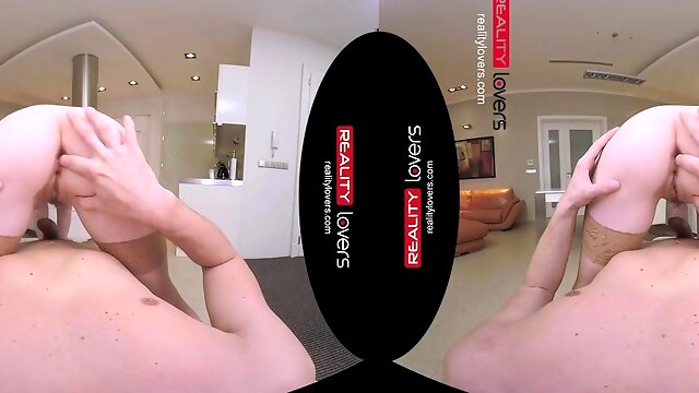 RealityLovers VR - British Cousin is a Cocklover