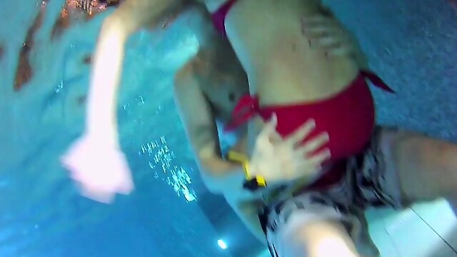 UNDERWATER ASSES