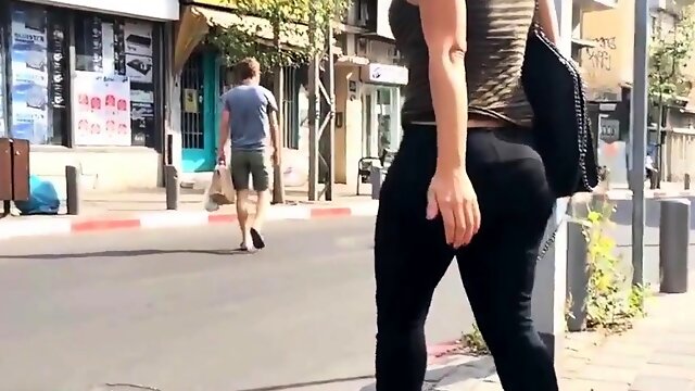 Bubble Butt VPL walking the street