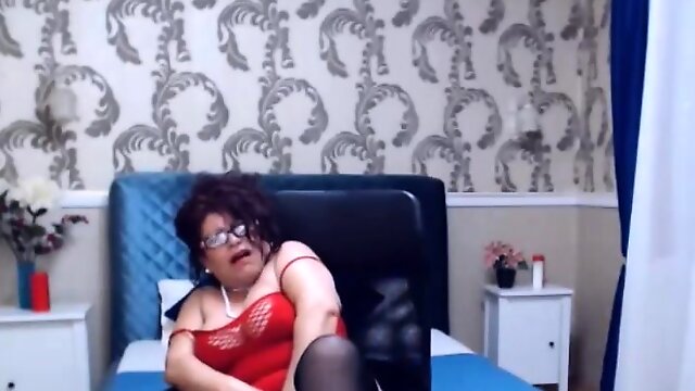 Sexy mature dance undress and masturbate