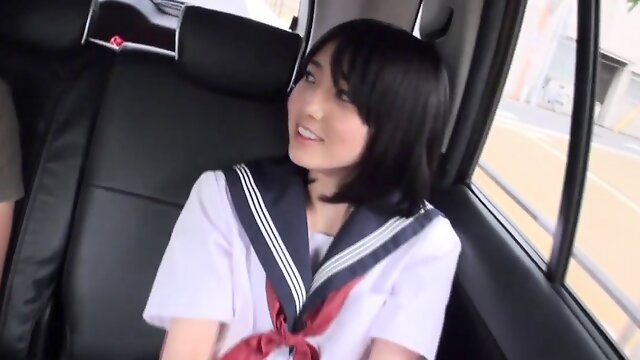Petite asian schoolgirl Yuri blows stranger