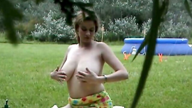 Bikini DD big boob girlfriend hidden camera in park