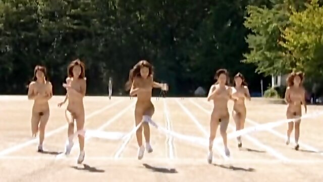 Asian girls run a nude track and field part4