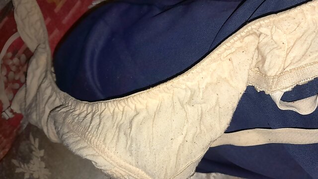 Meri wife ki jaad me oske bra me lund halyia 