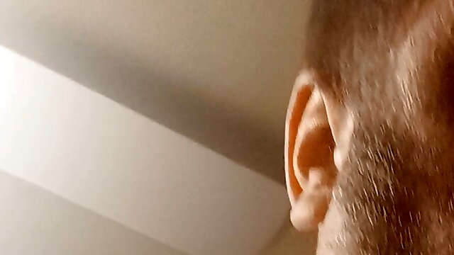 Mofo2121 shaking it in panties