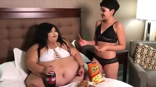 SSBBW Brianna feeding a skinny girl.mp4