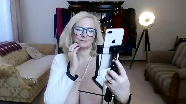 Amateur his tall blonde fetish masturbating on live webcam