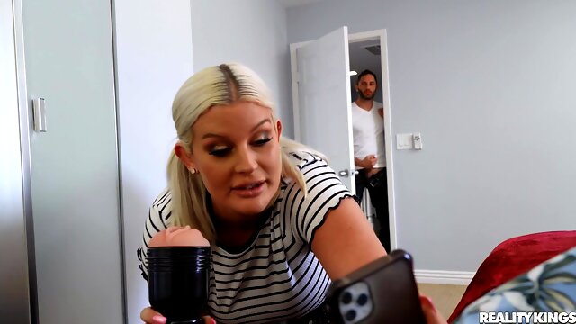 Big ass blonde mom fucked by stepsons tasty dong