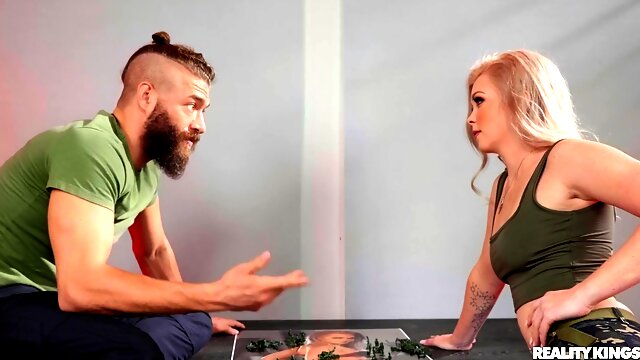 Fit blonde handles guys long steel in charming modes