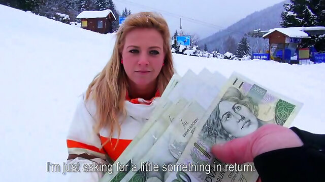 Kinky blonde loves toi deepthroat