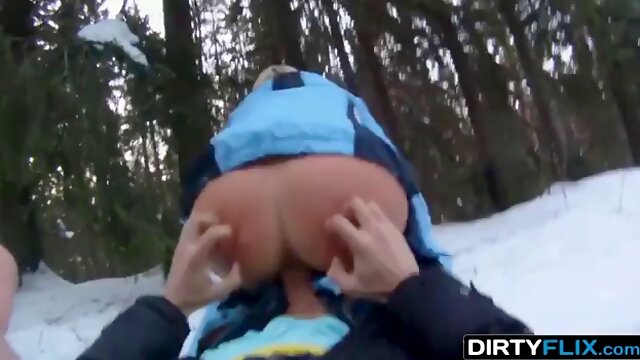 Snowboarder Chick Loves Dick