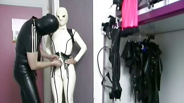 I love putting on her latex suit and then fucking her rubber cunt
