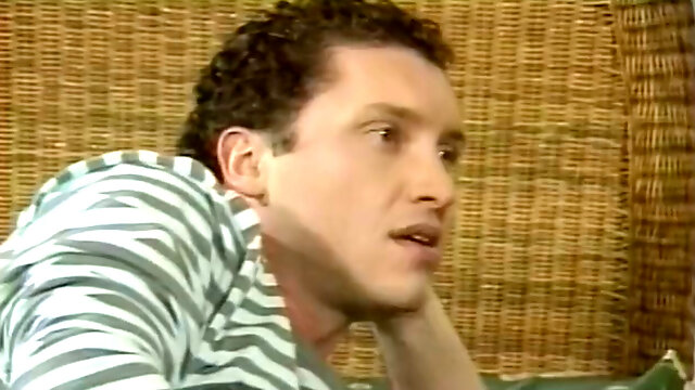 Gidget heads bi-curious - Scene two